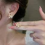 Pinwheel  with Zirconia in Gold