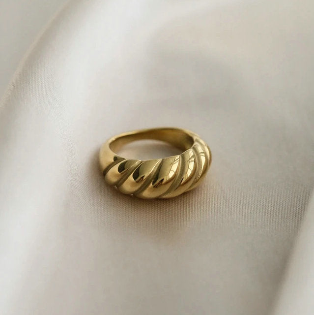 Vintage Thick Gold Ring