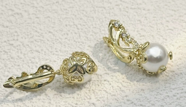Elegant Pearl Zirconia Earrings