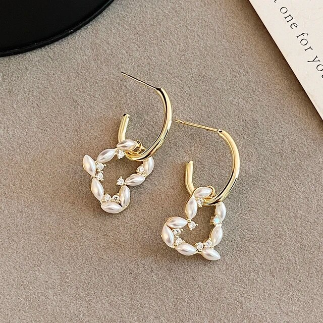 Elegant White Heart Hollow Earrings