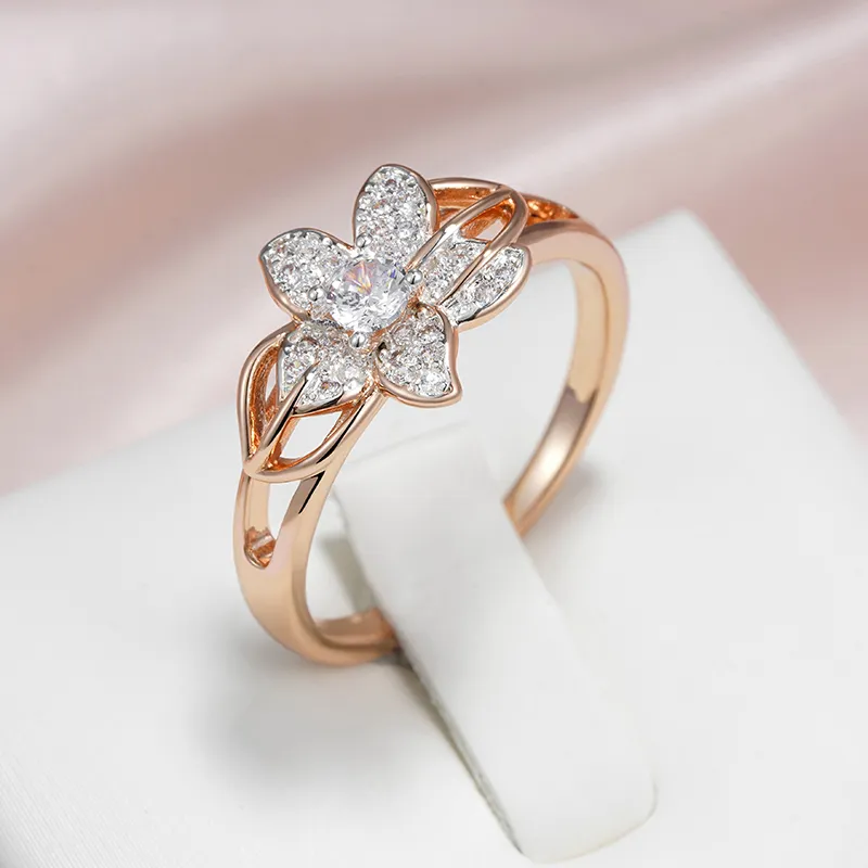 Elegant Bright Flower Ring