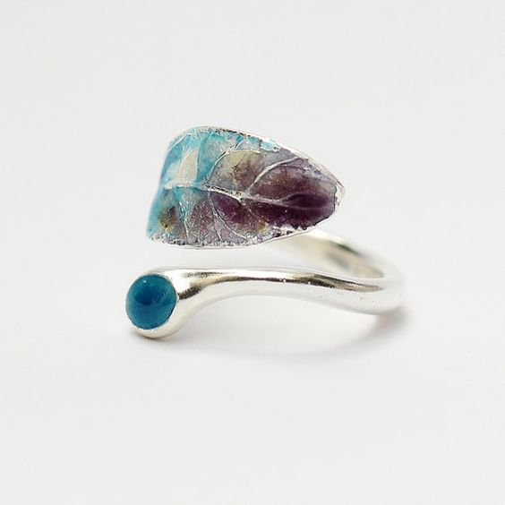 Vintage Realistic Blue Leaf Ring