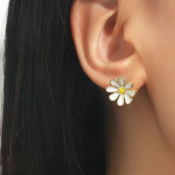Elegant Daisy Earrings