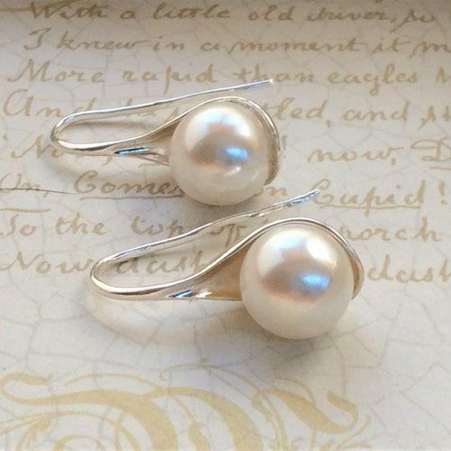 Elegant Pearl  in Silver