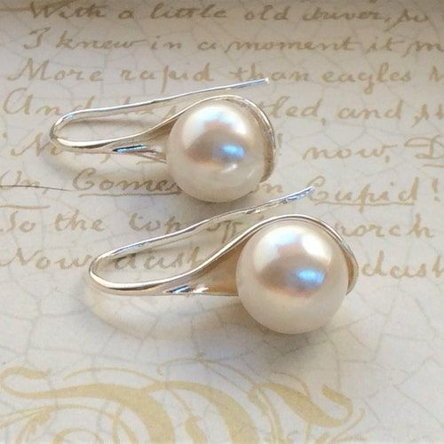 Elegant Pearl Earrings in Silver