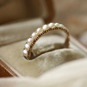 Elegant Inlaid Pearl Ring