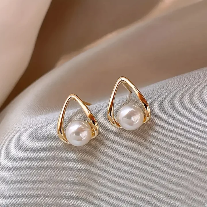 Elegant Golden Hollow Pearl