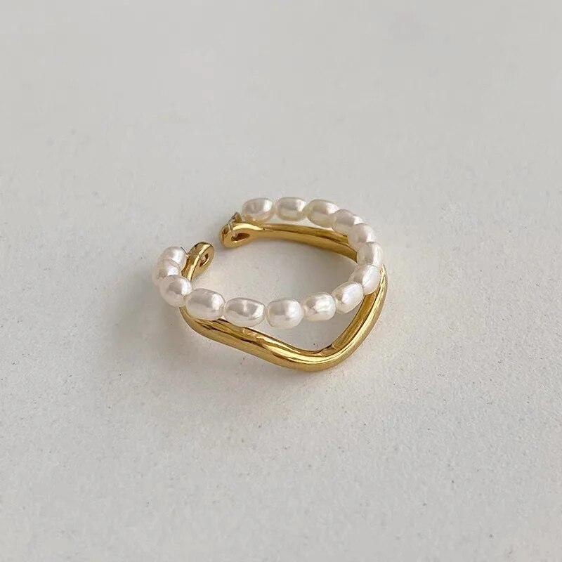 Elegant Gold Pearl Ring