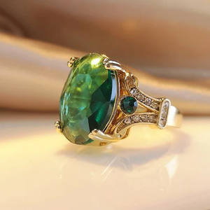 Vintage Green Stone Gold Ring