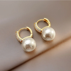 Elegant Gold Zirconia Pearl