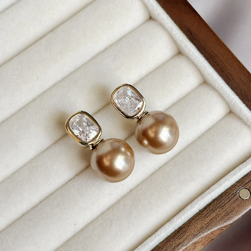 Elegant Bronze Zirconia Pearl