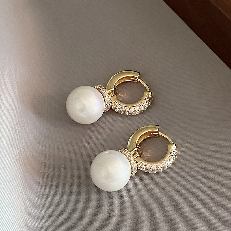 Elegant White Pearl Zirconia Gold