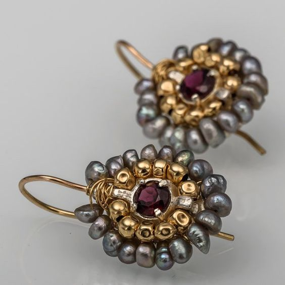 Vintage Golden & Grey Stones