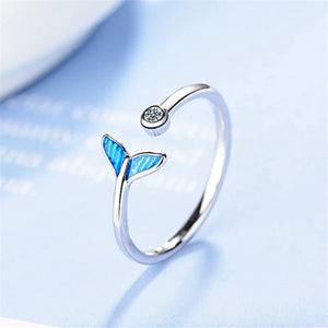 Whale Tail Ring in Silver and Zirconia