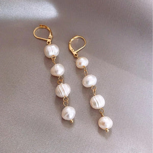 Freshwater Pearl Earrings in Gold