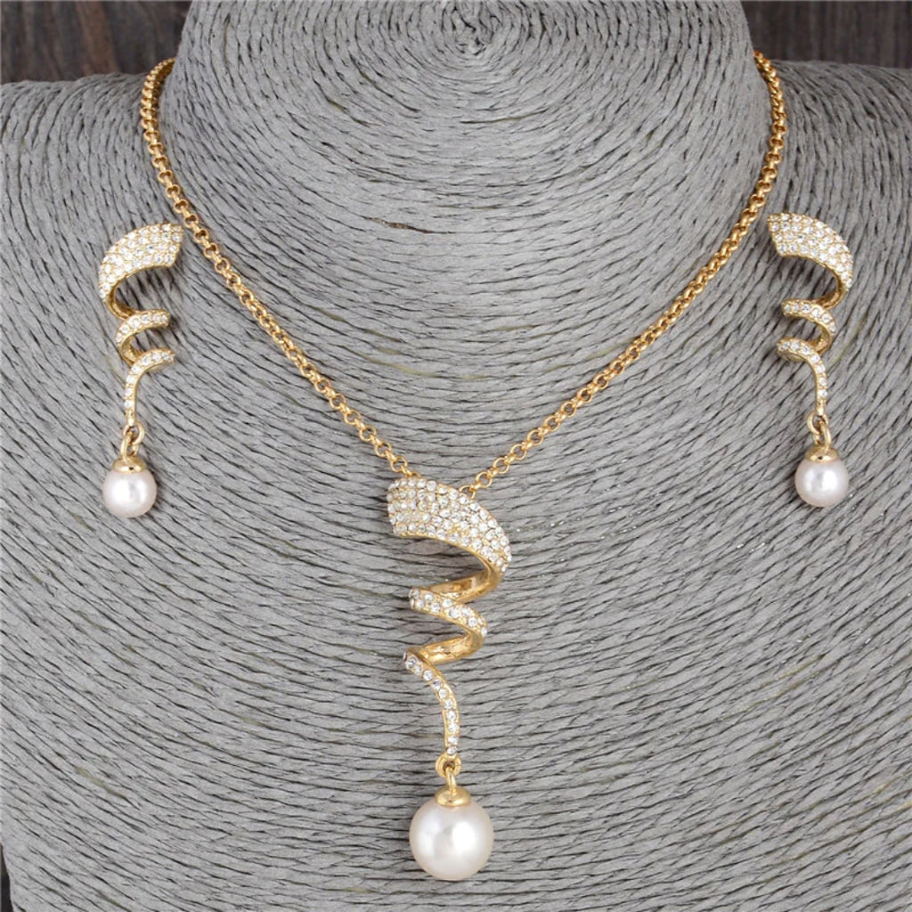 Set of Necklace + Pearl and Zirconia Earrings in Gold