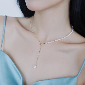 Pearl Pendant Necklace in Gold