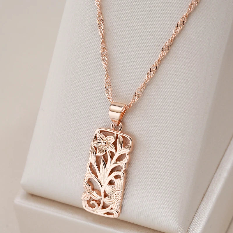 Vintage Flower Pendant Necklace