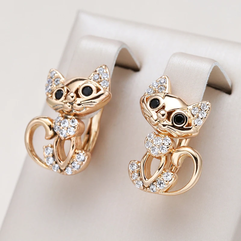 Elegant Kitten Earrings in Gold