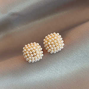 Elegant Inlaid Pearls Gold