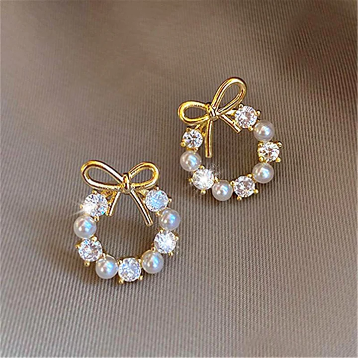 Loop Earrings with Zirconia in Gold